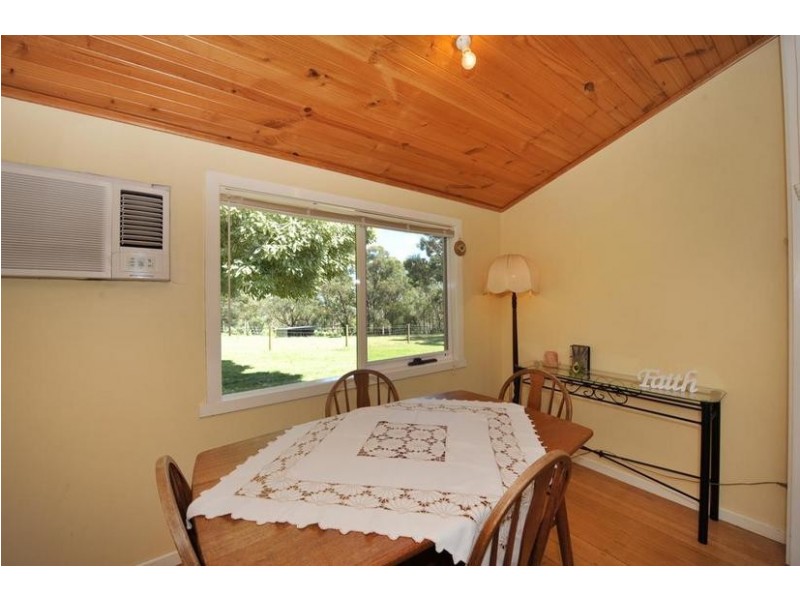 18 Hoyles Road, Pakenham Upper VIC 3810