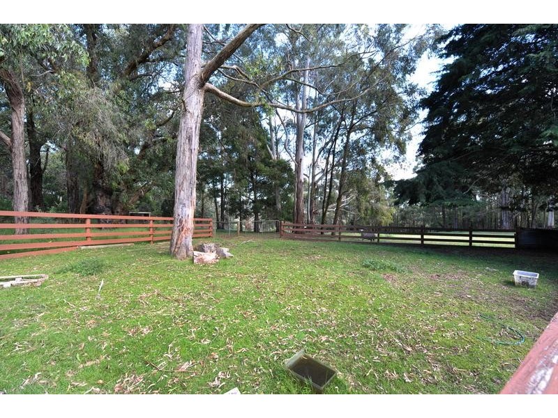 18 Hoyles Road, Pakenham Upper VIC 3810