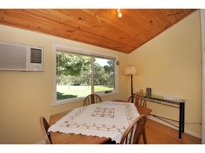 18 Hoyles Road, Pakenham Upper VIC 3810