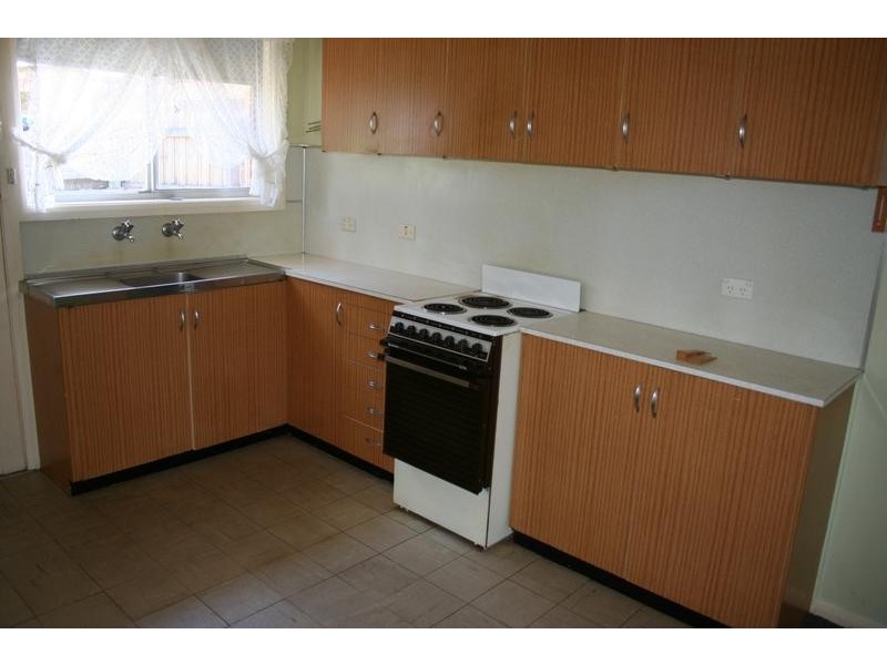 4/1 Charles Street, Pakenham VIC 3810