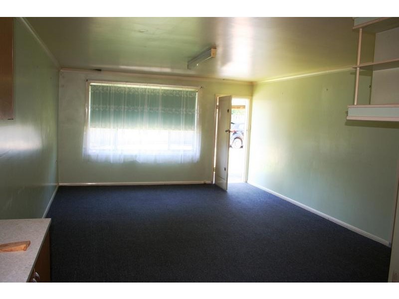 4/1 Charles Street, Pakenham VIC 3810