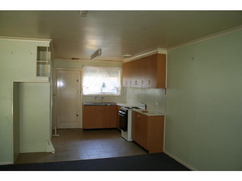 4/1 Charles Street, Pakenham VIC 3810