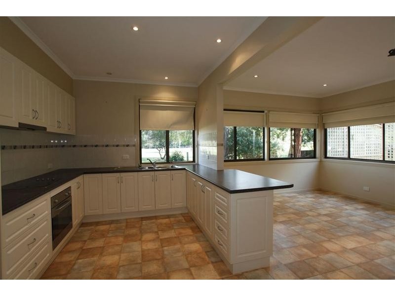 29 Riverside Avenue, Bunyip VIC 3815