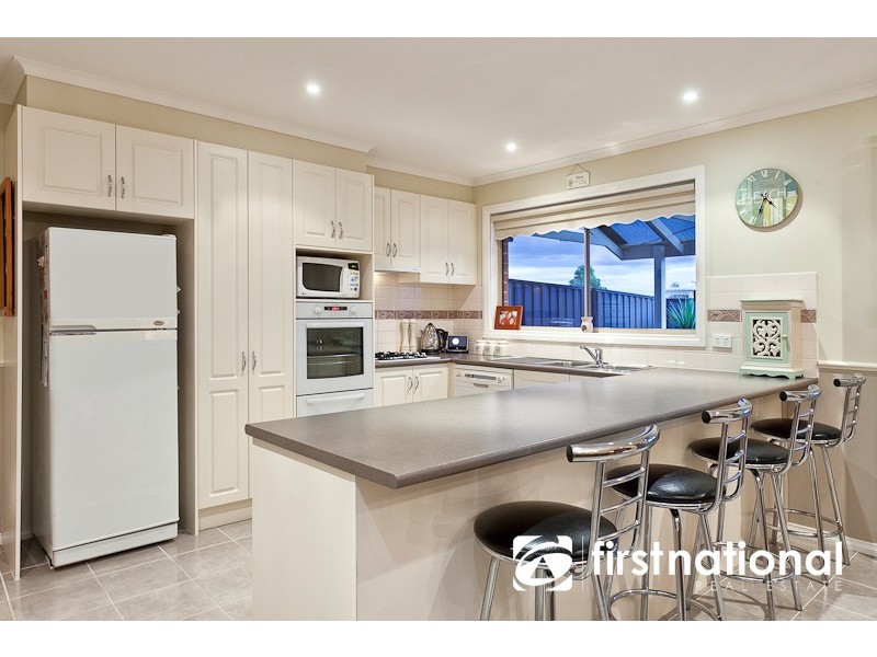 6 Killarney Crescent, Pakenham VIC 3810