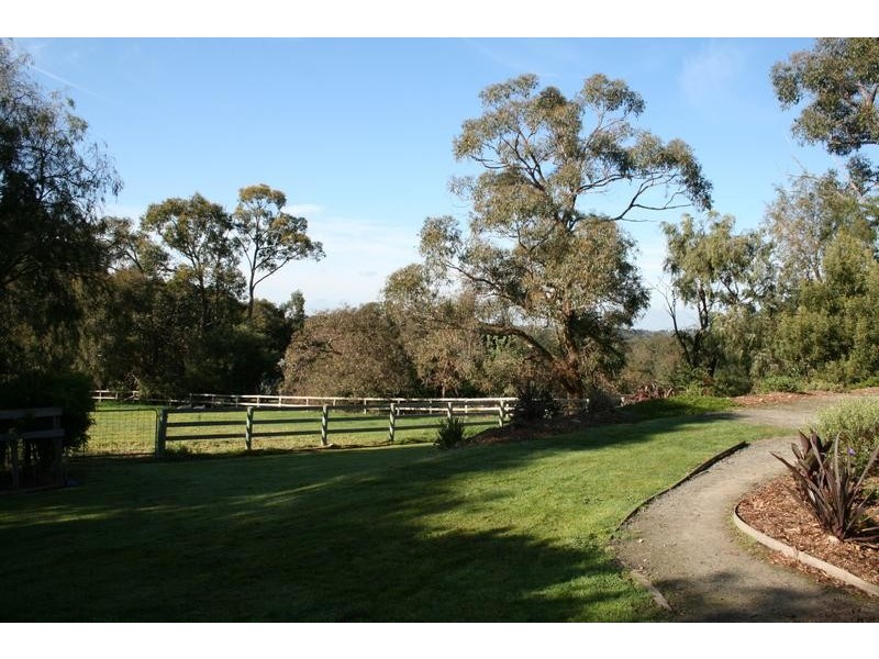 42 Girrahween Road, Maryknoll VIC 3812