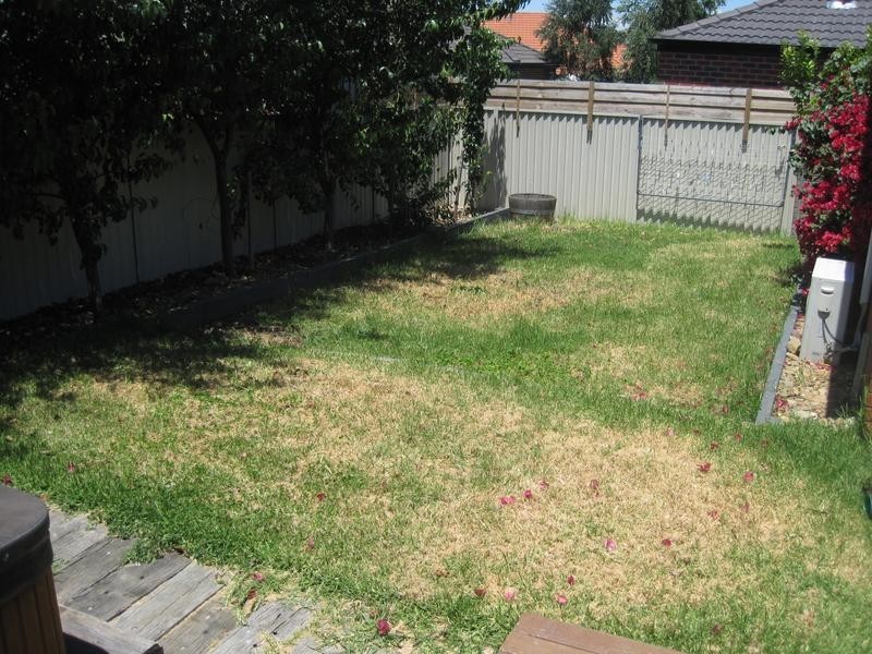 18 Arbour Rise, Pakenham VIC 3810