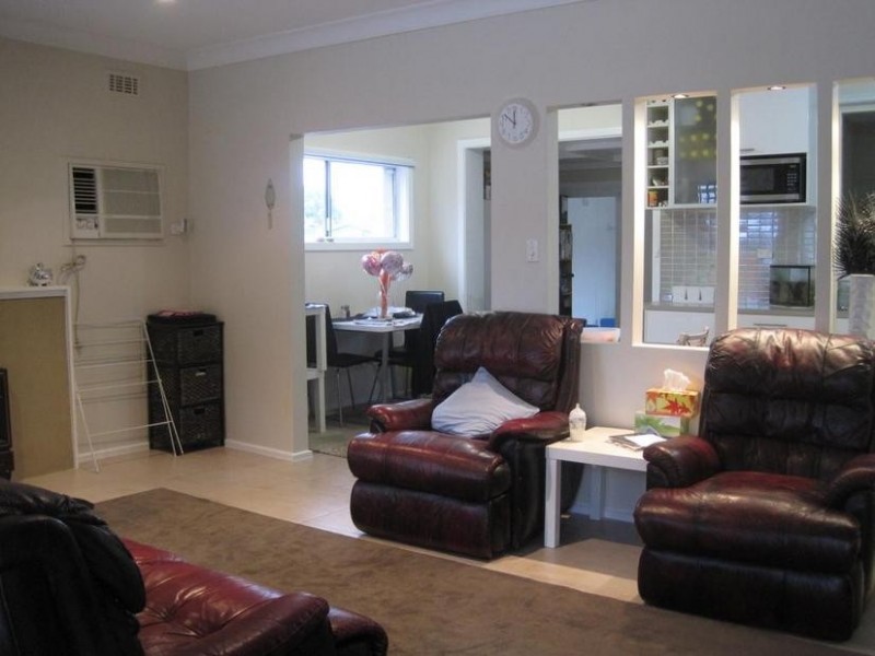 1/12 Thomas Street, Pakenham VIC 3810