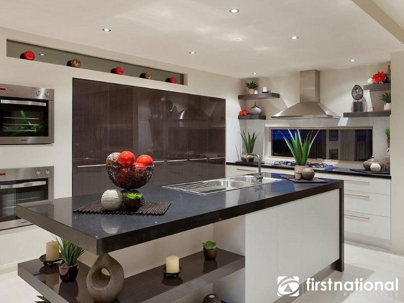 17 Bonneville Parade, Pakenham VIC 3810