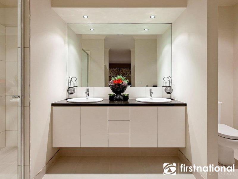 17 Bonneville Parade, Pakenham VIC 3810