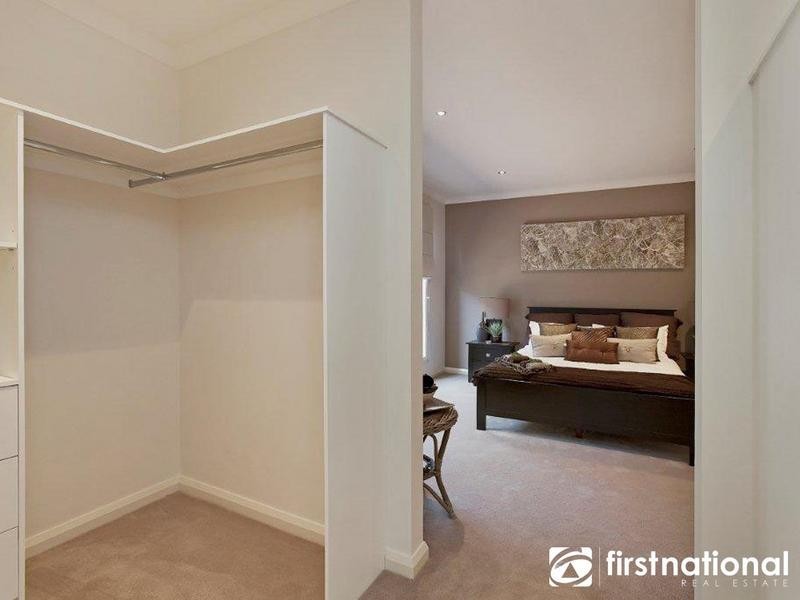 17 Bonneville Parade, Pakenham VIC 3810