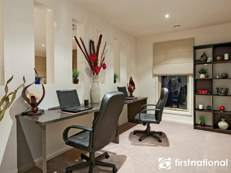 17 Bonneville Parade, Pakenham VIC 3810