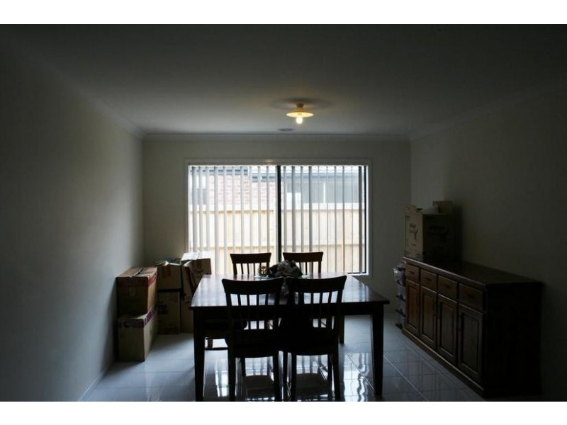 23 Vanessa Circuit, Pakenham VIC 3810