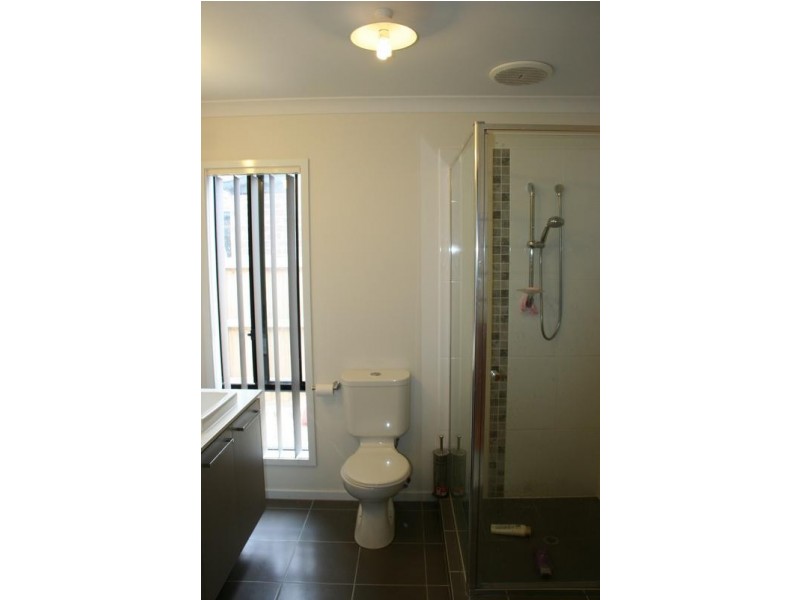 23 Vanessa Circuit, Pakenham VIC 3810
