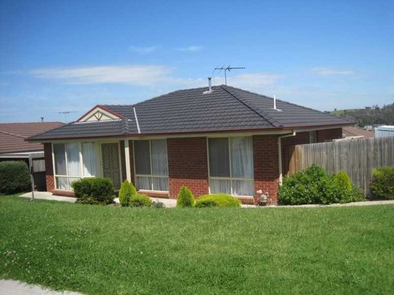 32 Silver Gum Drive, Pakenham VIC 3810