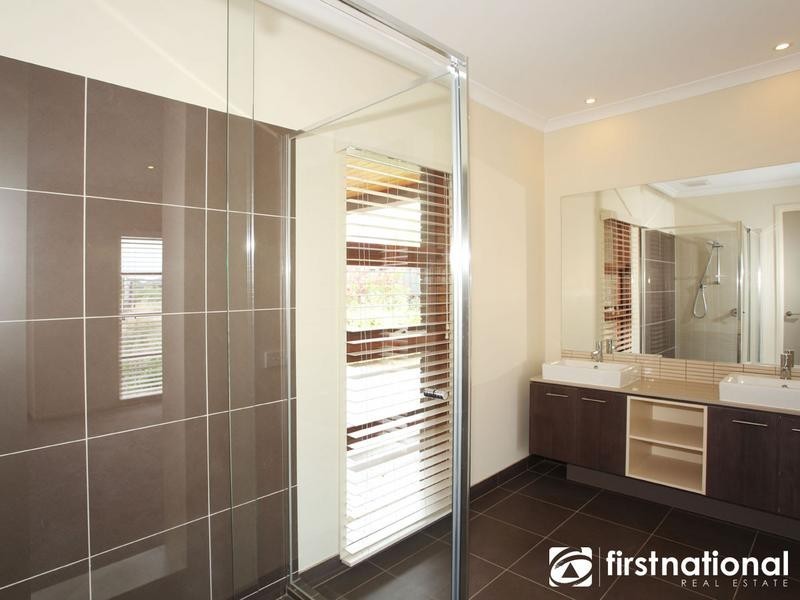 15 Kooyong Close, Officer VIC 3809