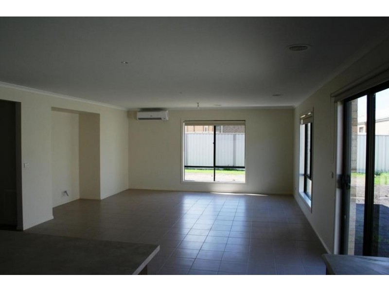 17 Serenity Street, Pakenham VIC 3810