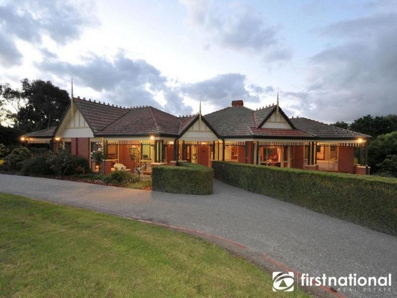 21 Meeking Drive, Pakenham VIC 3810