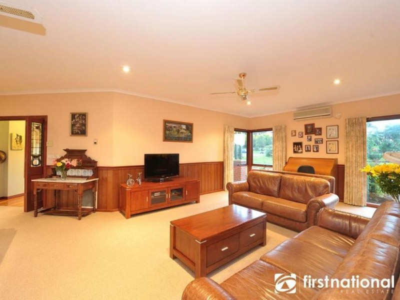 21 Meeking Drive, Pakenham VIC 3810