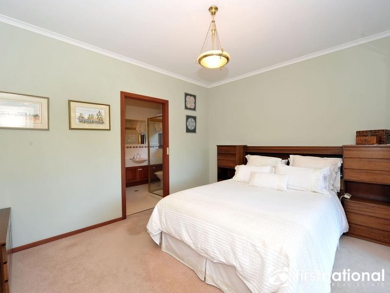 21 Meeking Drive, Pakenham VIC 3810