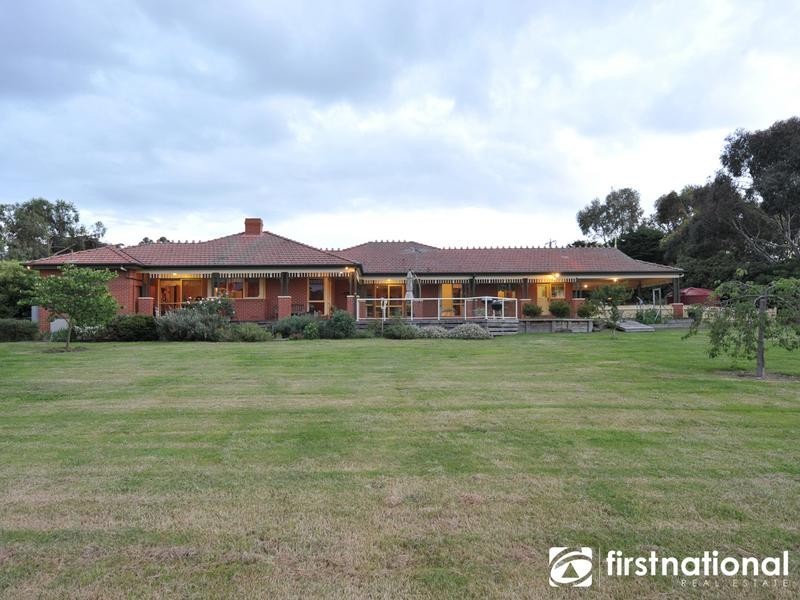 21 Meeking Drive, Pakenham VIC 3810