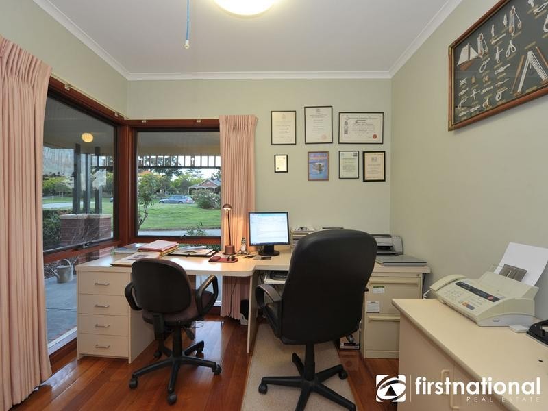 21 Meeking Drive, Pakenham VIC 3810