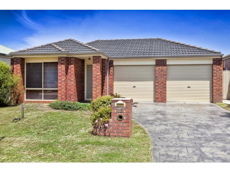13 Spring Circuit, Pakenham VIC 3810