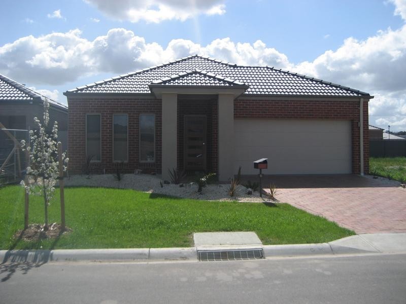 6 Parmentier Way, Pakenham VIC 3810
