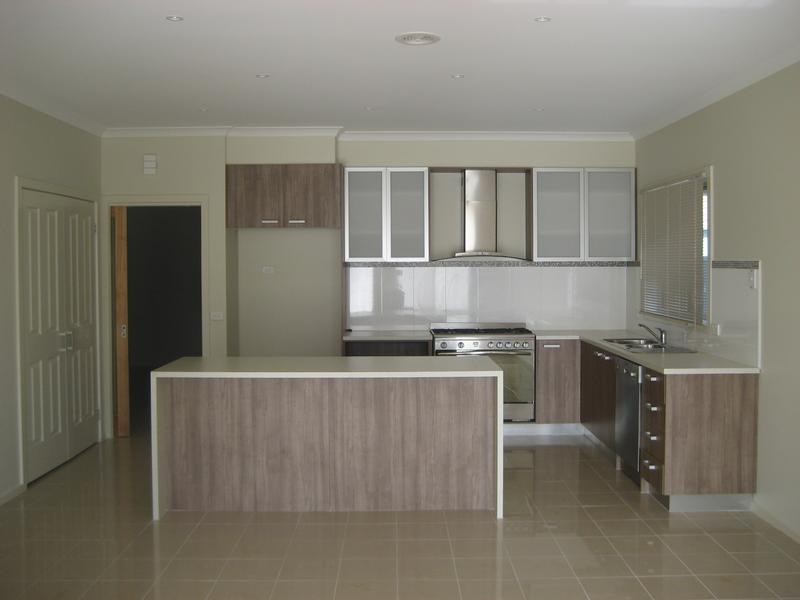 6 Parmentier Way, Pakenham VIC 3810