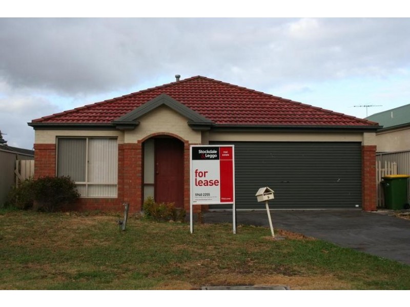 9 Spring Circuit, Pakenham VIC 3810