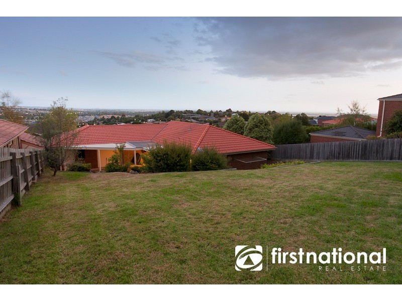 12 Fleming Terrace, Pakenham VIC 3810