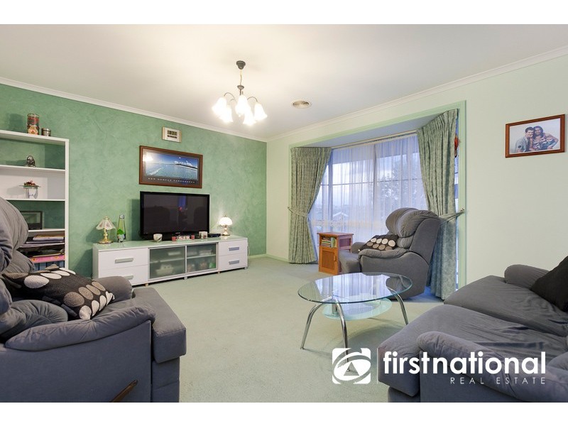 12 Fleming Terrace, Pakenham VIC 3810