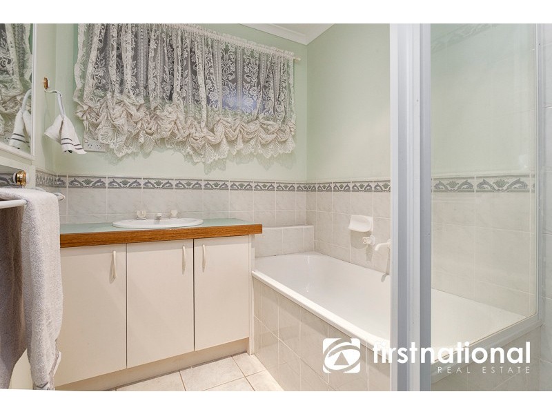 12 Fleming Terrace, Pakenham VIC 3810