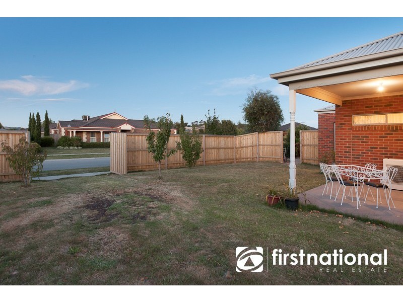 11 Henry Lawson Drive, Pakenham VIC 3810