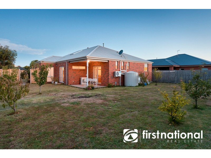 11 Henry Lawson Drive, Pakenham VIC 3810