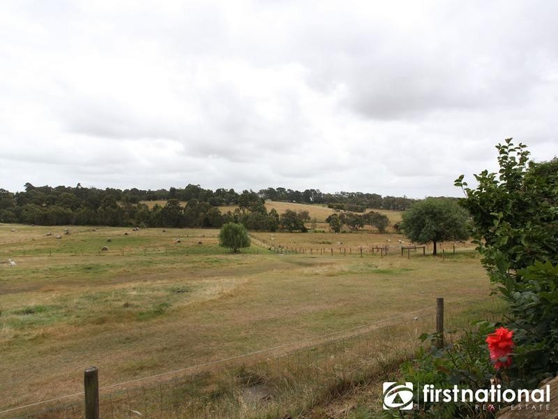 145 McInnes Road, Tynong North VIC 3813