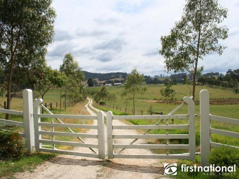 165 Sanders Road, Garfield North VIC 3814