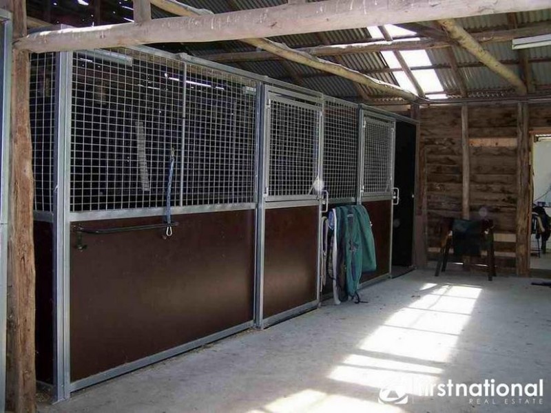 165. Sanders Road, Garfield North VIC 3814