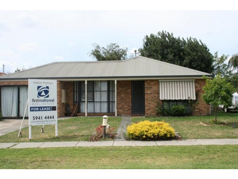 10 Broadbent Way, Pakenham VIC 3810