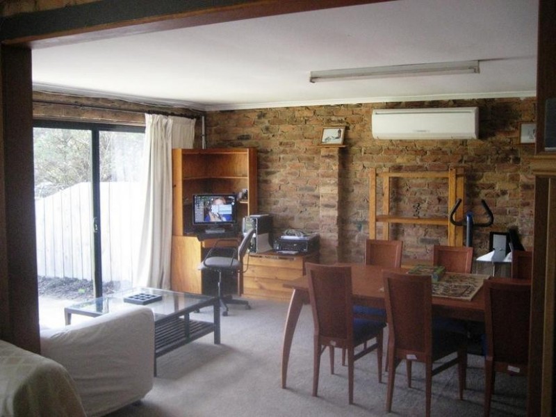 10 Broadbent Way, Pakenham VIC 3810