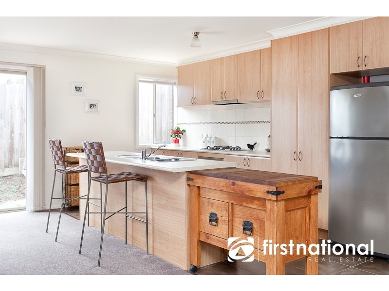 2/31 Silvergum Drive, Pakenham VIC 3810