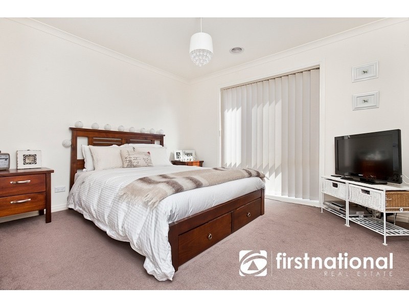 2/31 Silvergum Drive, Pakenham VIC 3810