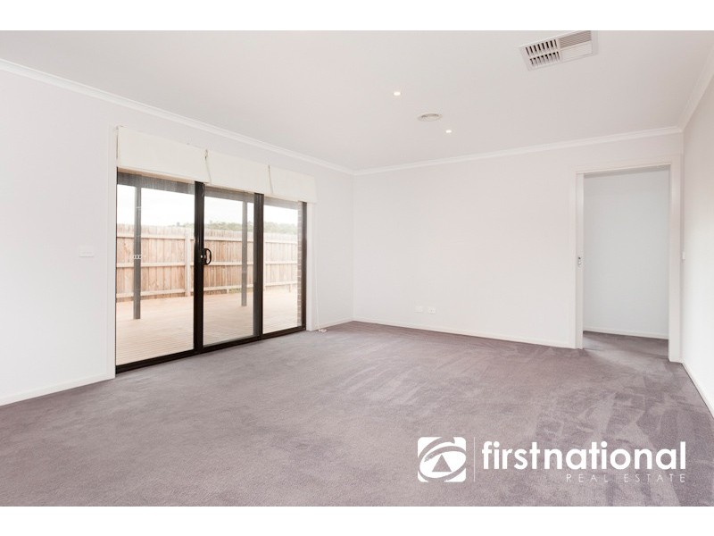2 Tiffany Close, Pakenham VIC 3810