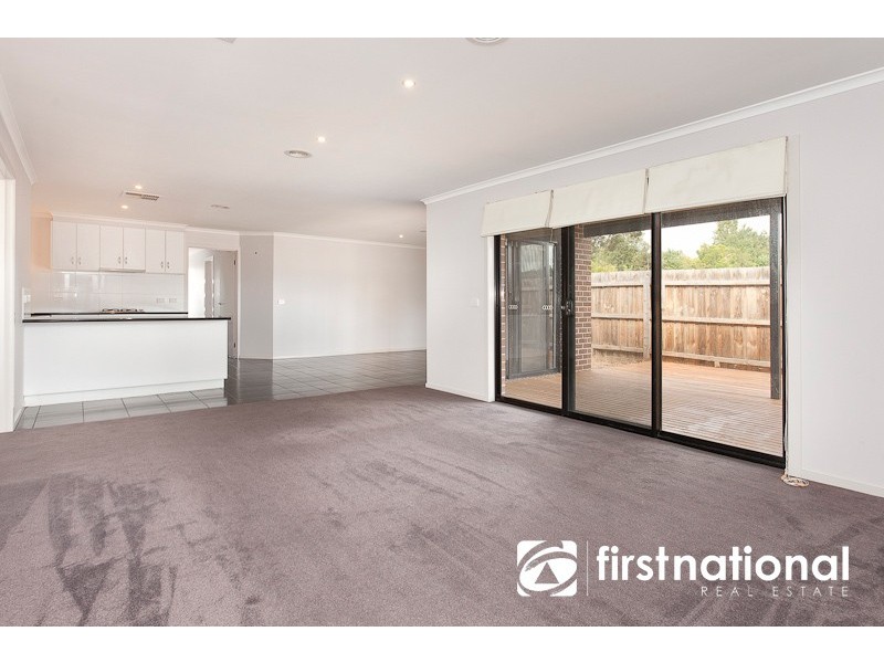 2 Tiffany Close, Pakenham VIC 3810