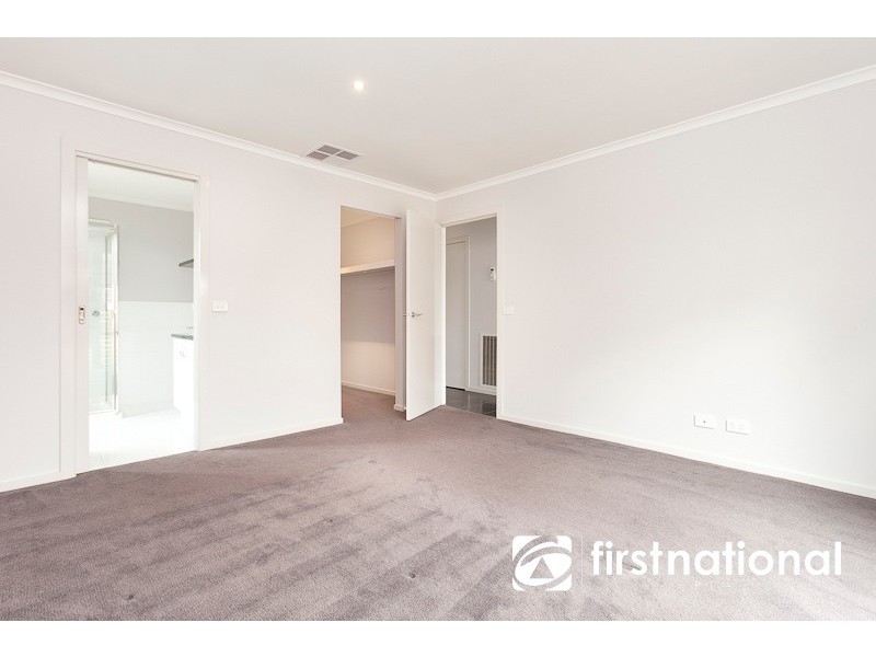 2 Tiffany Close, Pakenham VIC 3810