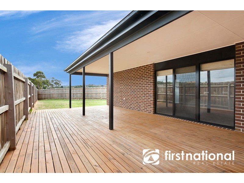 2 Tiffany Close, Pakenham VIC 3810