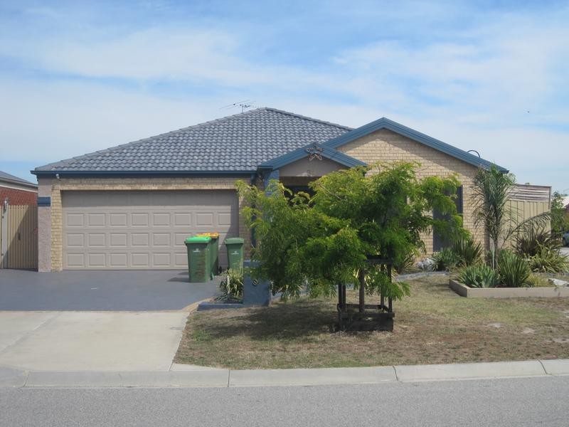 37 Thornbill Circuit, Pakenham VIC 3810