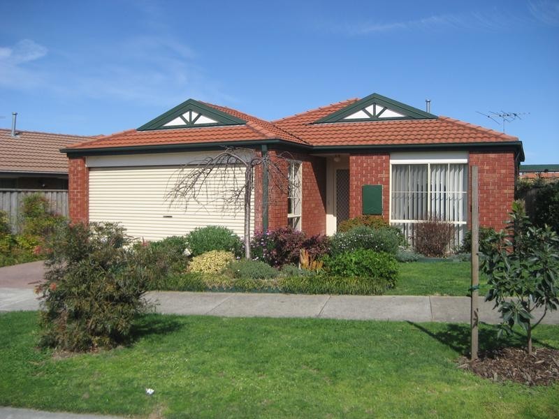 2 Jacqueline Place, Pakenham VIC 3810