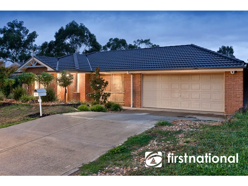 32 Natanya Drive, Pakenham VIC 3810