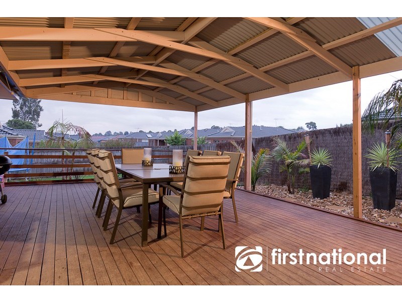 32 Natanya Drive, Pakenham VIC 3810
