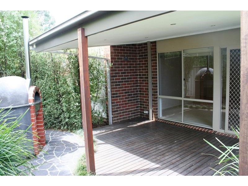 11 Hopkins Pass, Pakenham VIC 3810